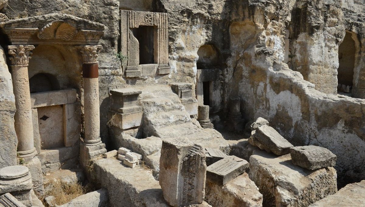 Göbeklitepe'nin gizemi kaya mezarlarındaki kazılarda aranıyor