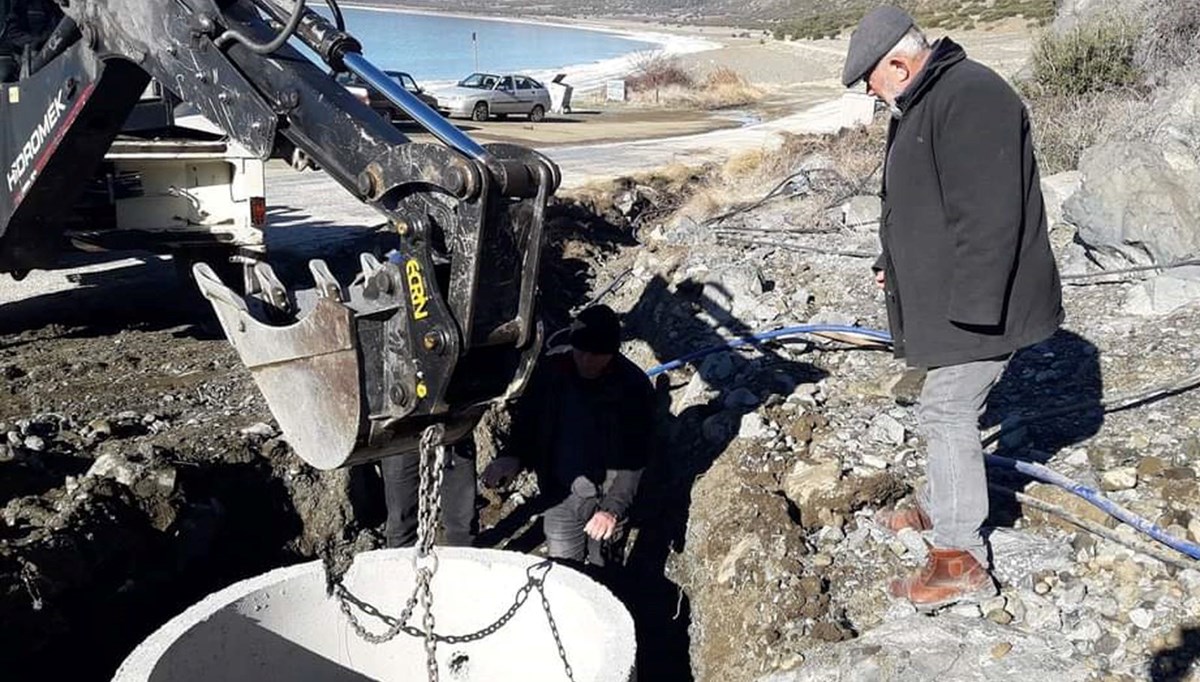 Salda Gölü kumsalına açılan su kuyusuna tepki