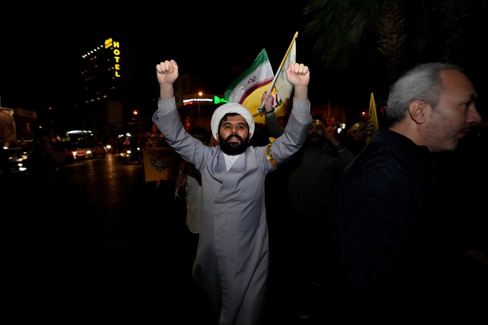 İran'ın İsrail'e saldırısı sonrası Tahran'da kutlama - 10