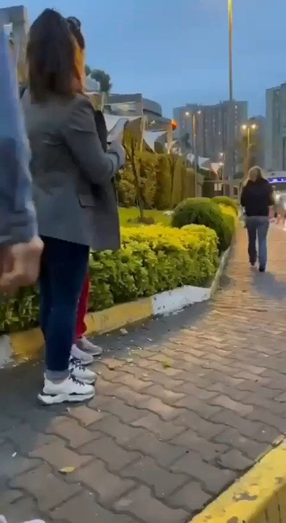 10 yaşındaki kızına şiddet uyguladı, tepki gösterenlere "Alın sizin olsun" dedi - 3
