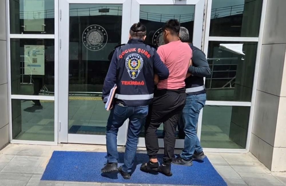 Tekirdağ'da kan donduran olay: Yardım için gitti, evin çocuğu boğazını kesti - 2