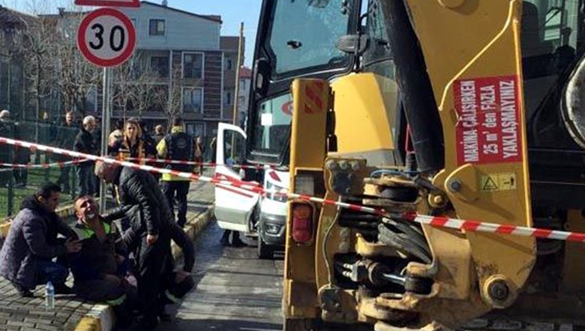 Kocaeli'de iş makinesinin çarptığı bebek öldü, anne ve çocuğu yaralandı