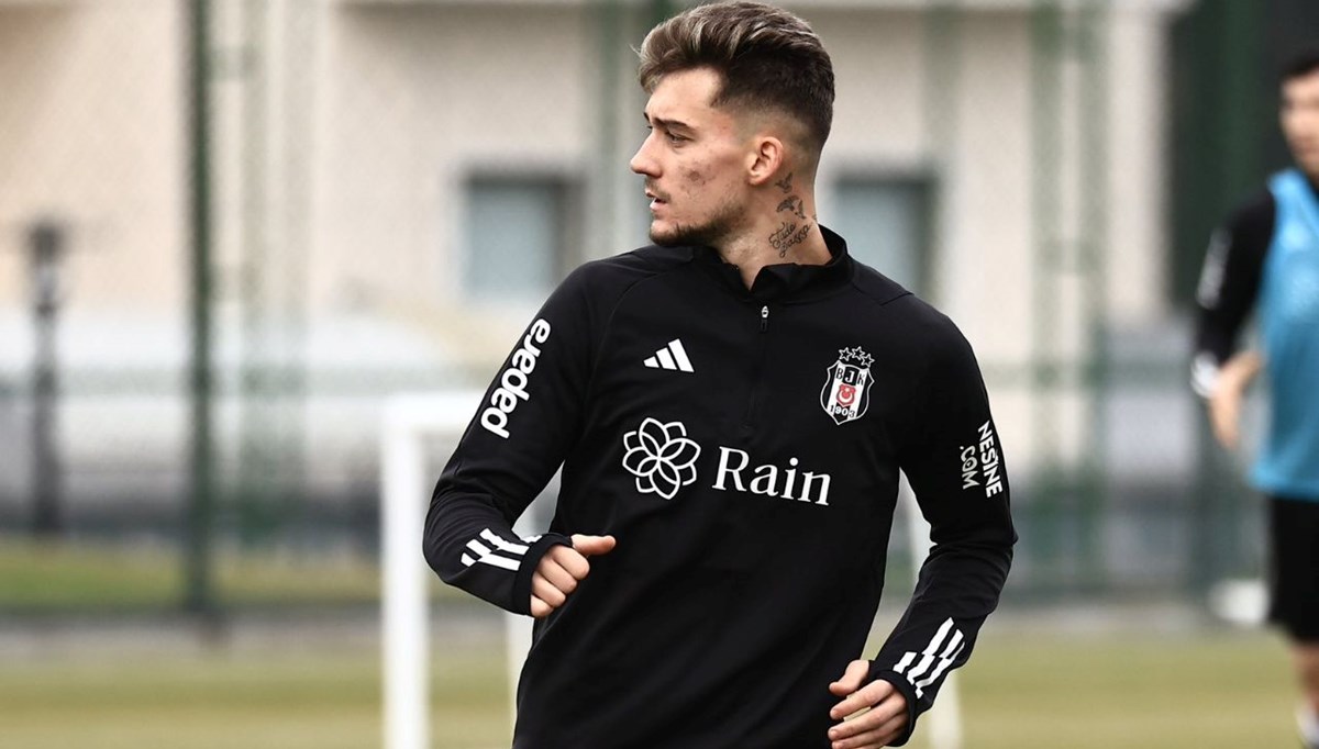 Beşiktaş’ta Muçi ile Al-Musrati ilk antrenmanlarına çıktı Beşiktaş’ta Muçi ile Al-Musrati ilk antrenmanlarına çıktı