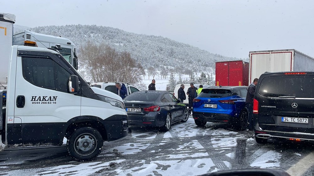 Anadolu Otoyolu'nda 50'den fazla araçla zincirleme kaza: Ankara yönü ulaşıma kapandı - 5
