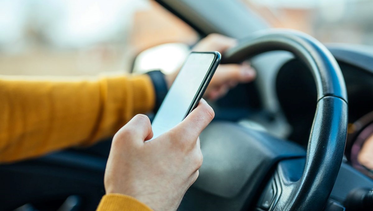 İtalya'da seyir halinde cep telefonu kullanımının cezası artacak