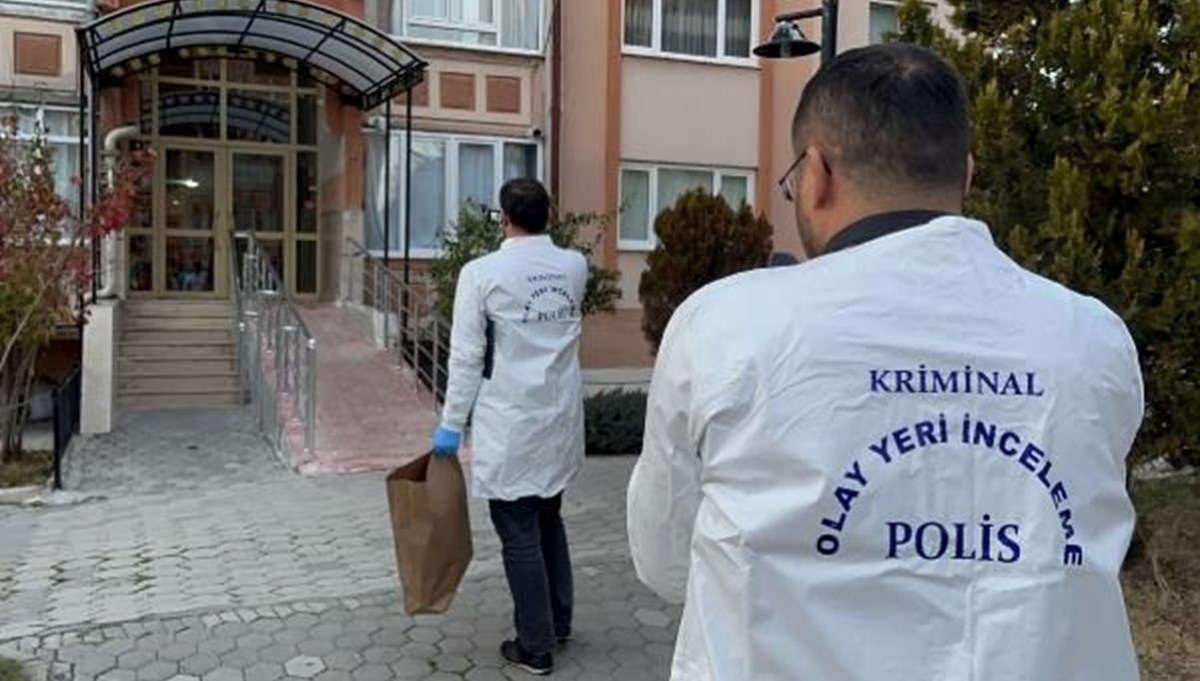 Erkek hemşire, mesai arkadaşının evinde ölü bulundu Erkek hemşire, mesai arkadaşının evinde ölü bulundu