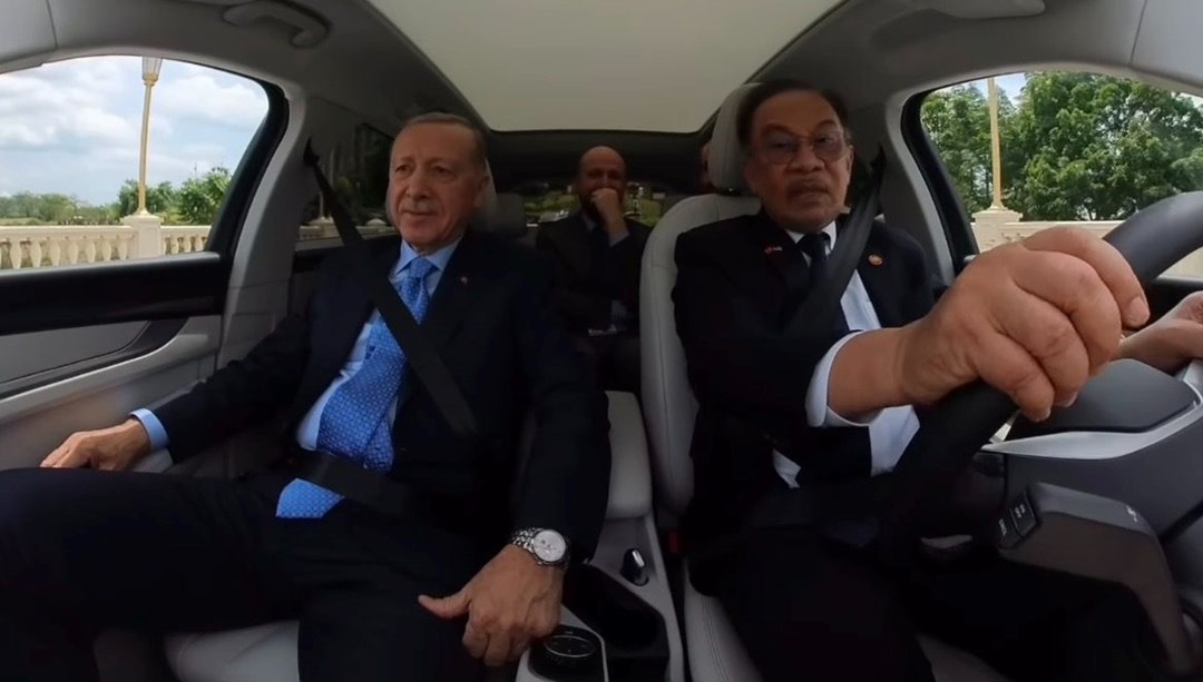 Cumhurbaşkanı Erdoğan ve Malezya Başbakanı TOGG'da: "Benim sürüşüme güvenmenize şaşırdım"