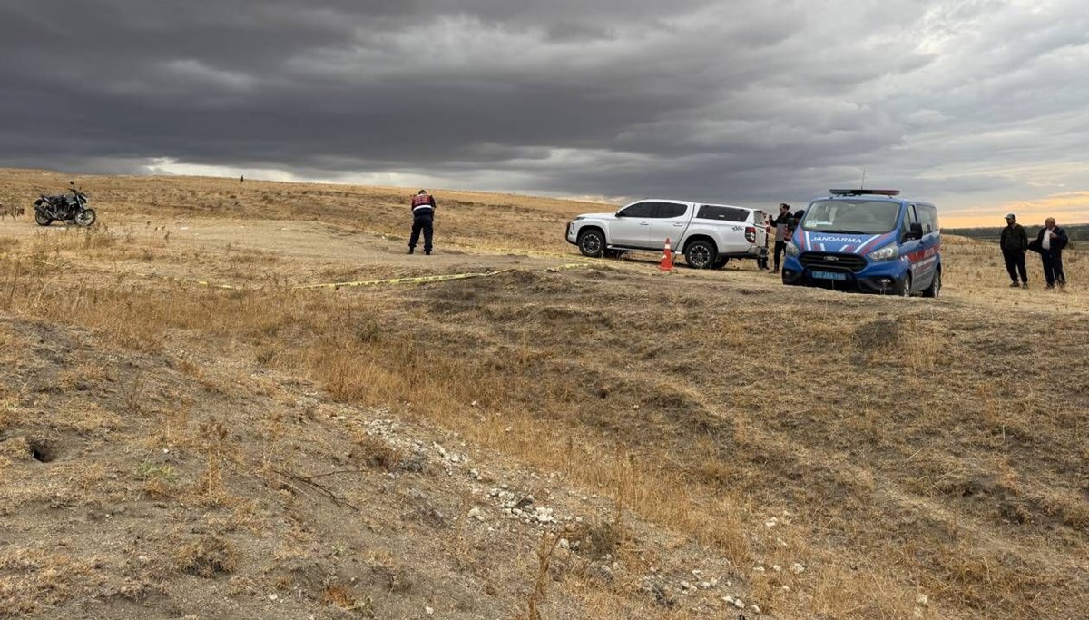 Köy merasında bir kişiyi öldürdü