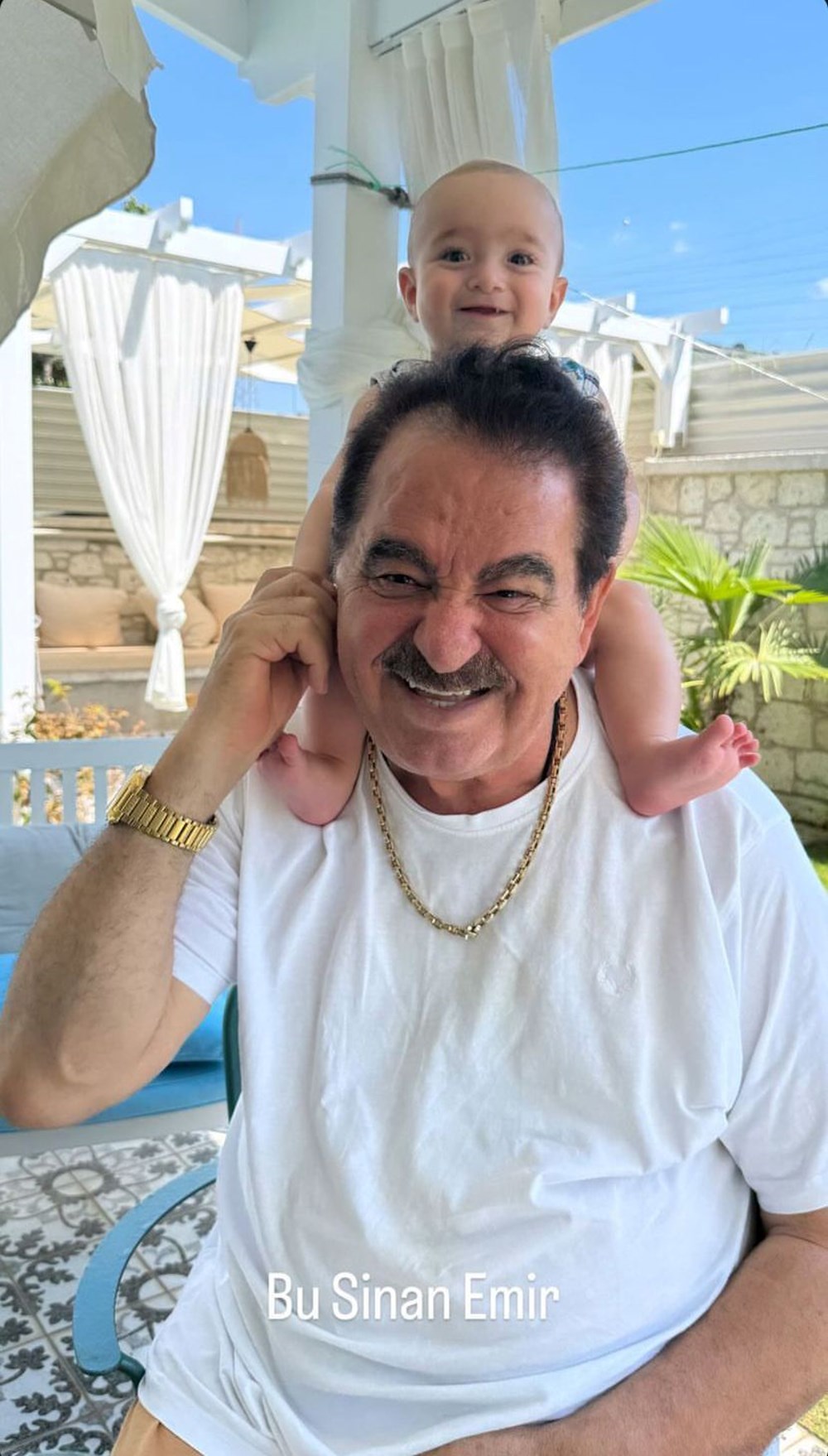 İdo Tatlıses paylaştı: İbrahim Tatlıses ikiz torunlarıyla bir arada - 4