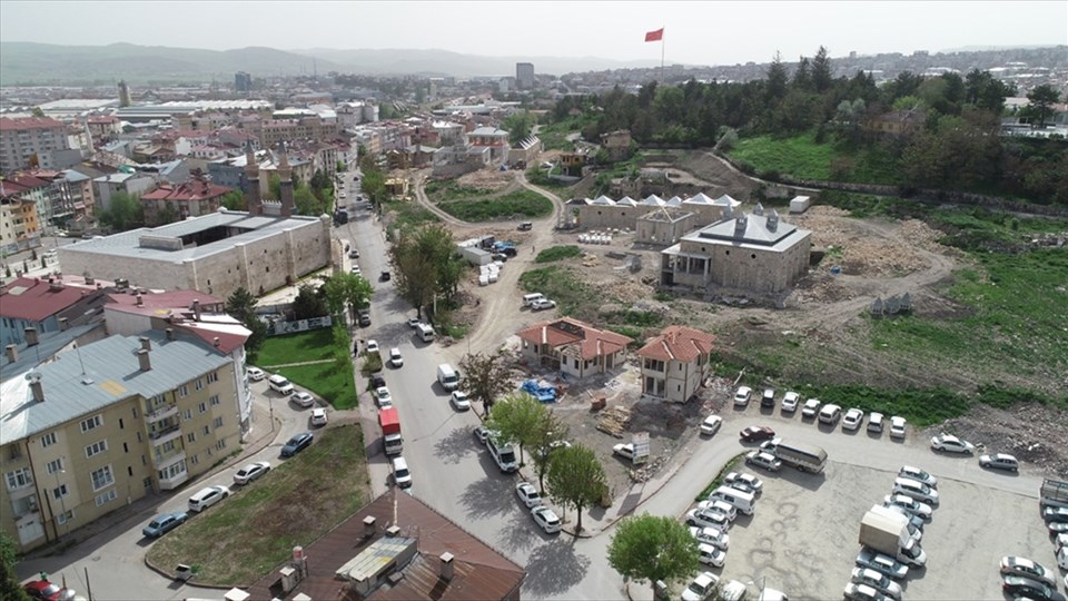 Sivas'ta 100 milyon lira bütçeli Kale Projesi'nin yüzde 30'u tamamlandı - 1