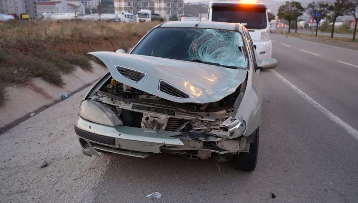 Otomobil çarpan yaya öldü