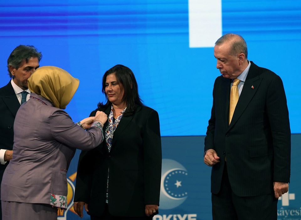 CHP'den istifa eden Aydın Büyükşehir Belediye Başkanı Özlem Çerçioğlu, AK Parti'de - 3