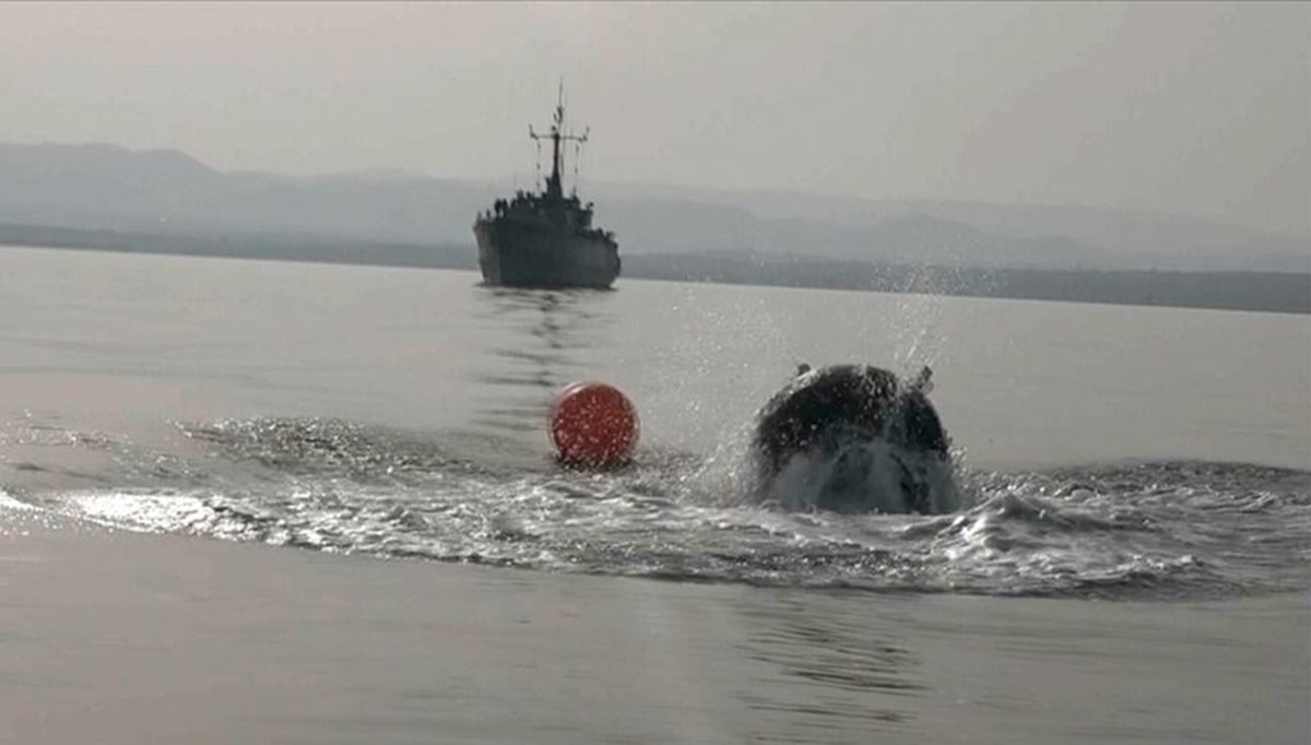 Türk bayraklı gemi Karadeniz'de mayına çarptı