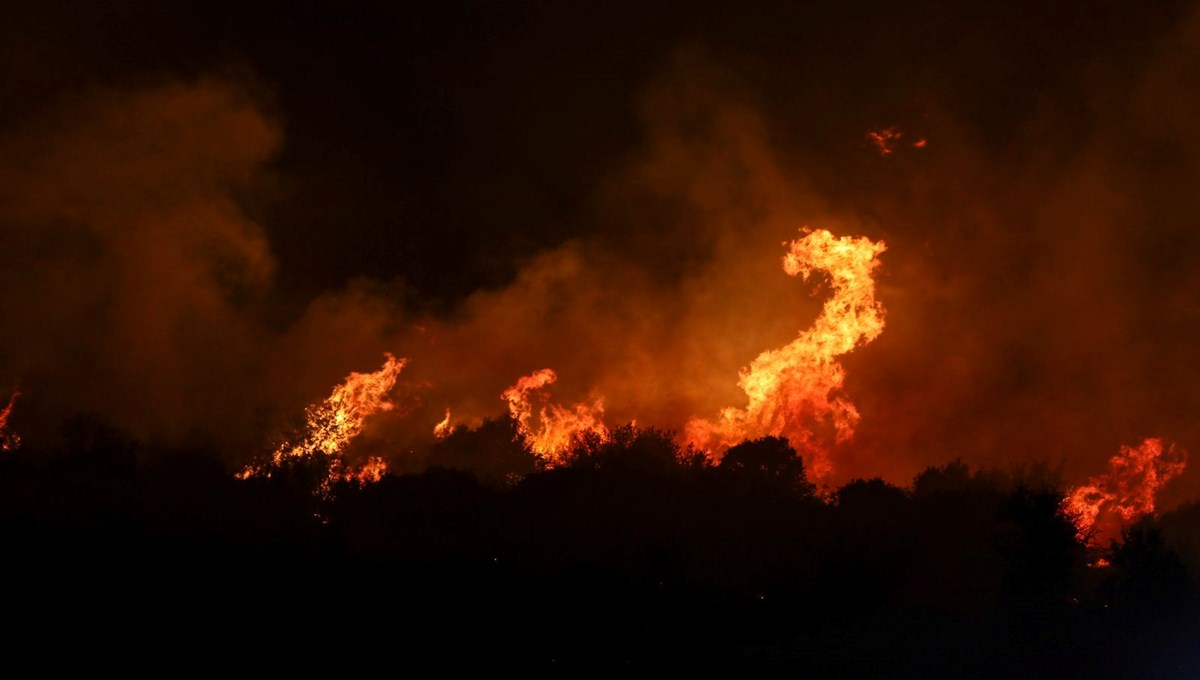 Manisa'da orman yangını: Ekiplerin müdahalesi devam ediyor