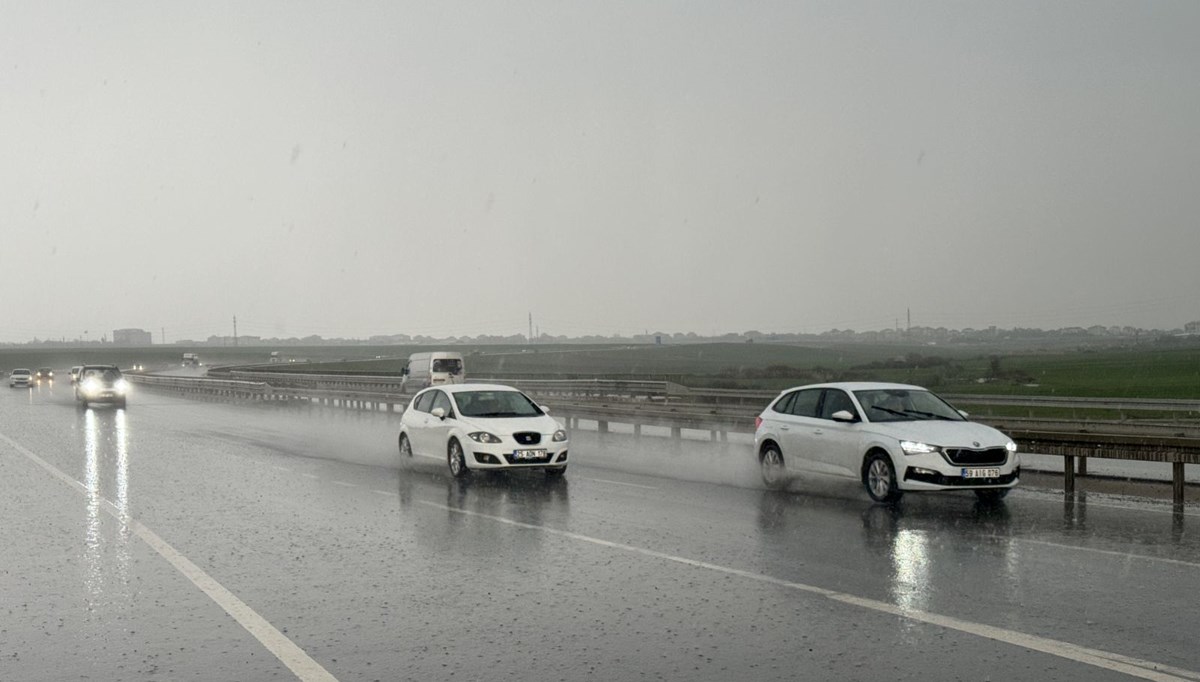 Tekirdağ’da sağanak etkili oldu Tekirdağ’da sağanak etkili oldu