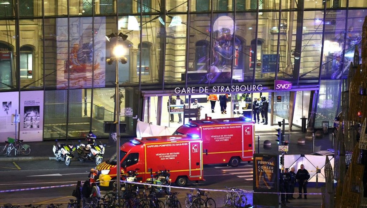 Fransa'da tramvaylar çarpıştı: 20 kişi yaralandı Fransa'da tramvaylar çarpıştı: 20 kişi yaralandı