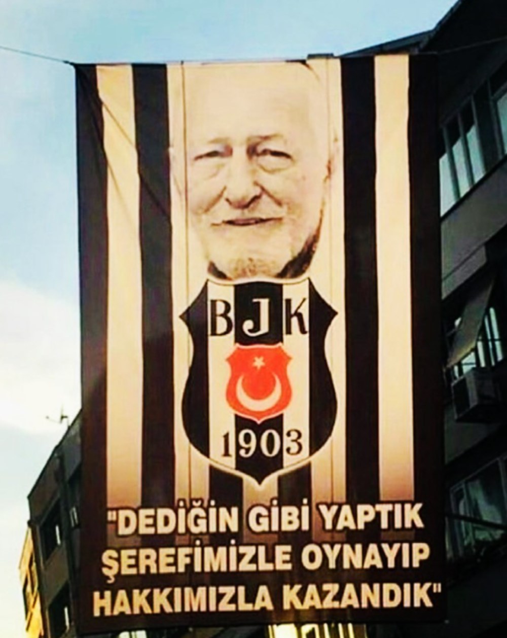 Ünlülerden Beşiktaş'ın şampiyonluk paylaşımları - 5
