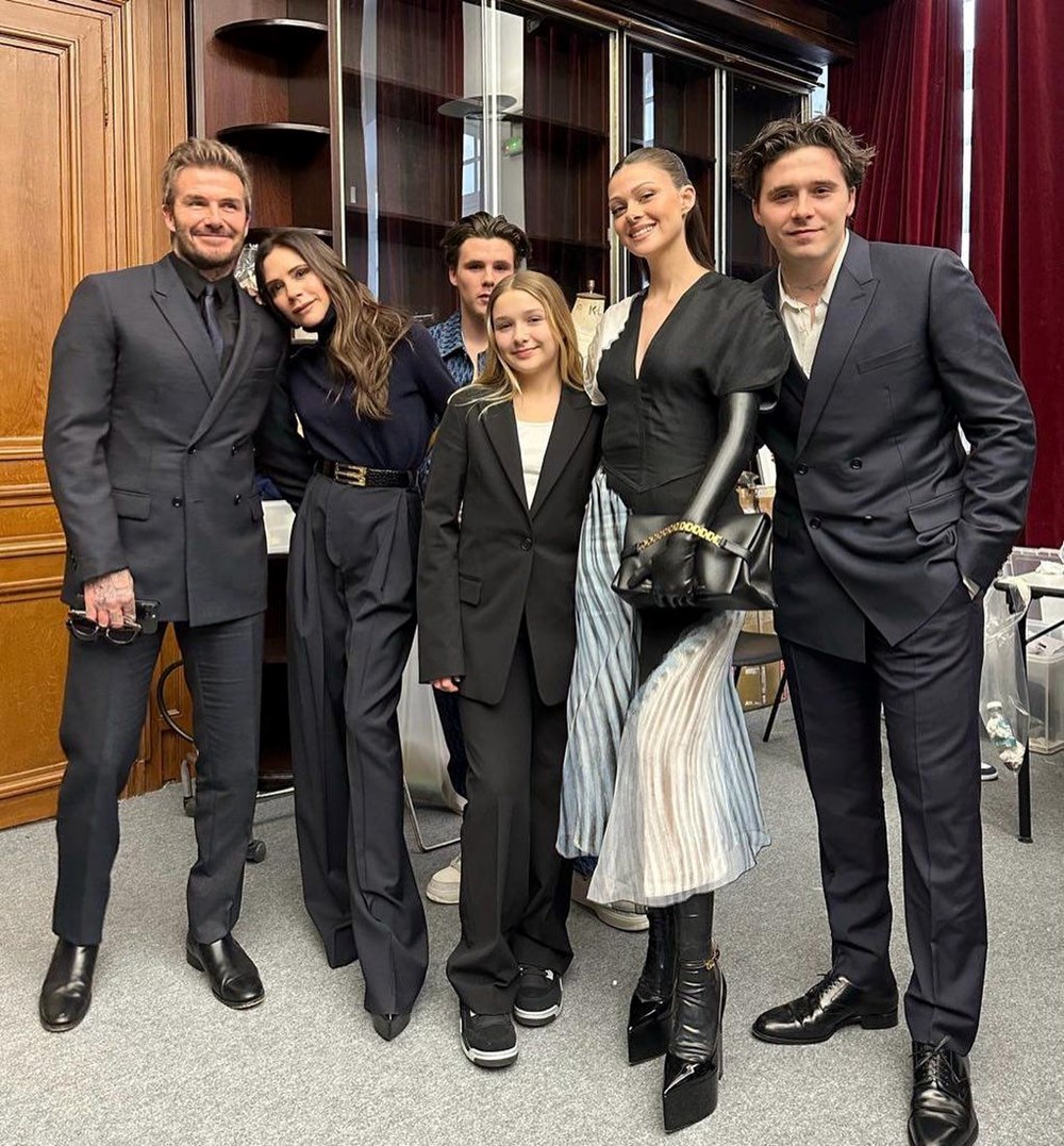 Victoria Beckham'dan mutlu aile pozu! Peltz detayı dikkat çekti - 6