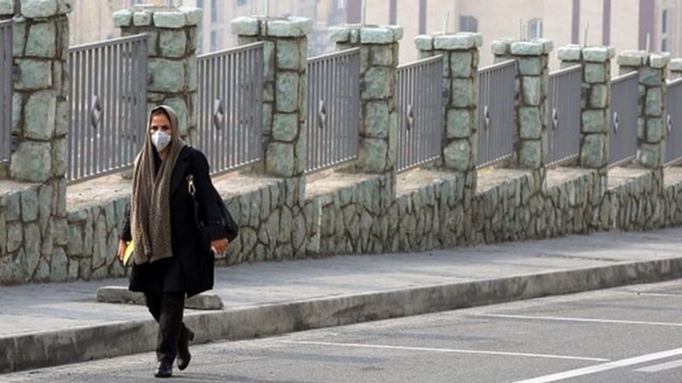 İran'da hava kirliliği nedeniyle 16 kentte devlet kurumları ve okullar tatil edildi.