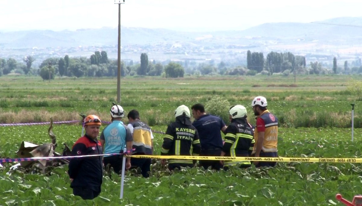Kayseri'de eğitim uçağı düştü | MSB: İki pilot şehit oldu Kayseri'de eğitim uçağı düştü | MSB: İki pilot şehit oldu