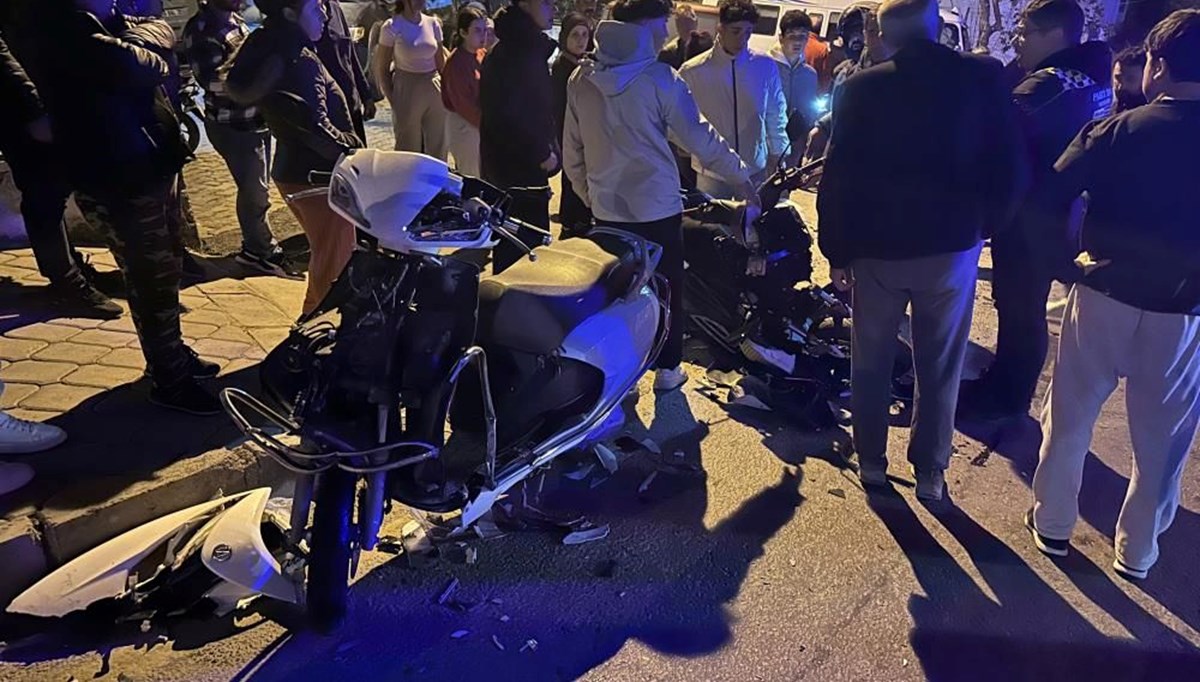 Kuşadası'nda iki motosiklet kafa kafaya çarpıştı Kuşadası'nda iki motosiklet kafa kafaya çarpıştı