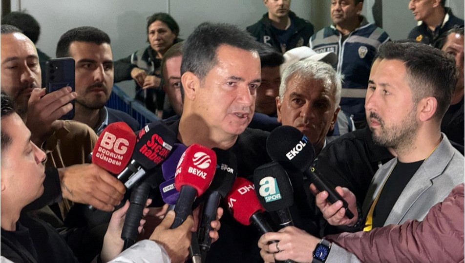 Acun Ilıcalı'dan maç sonu yabancı hakem sözleri: 50 kere açıkladık