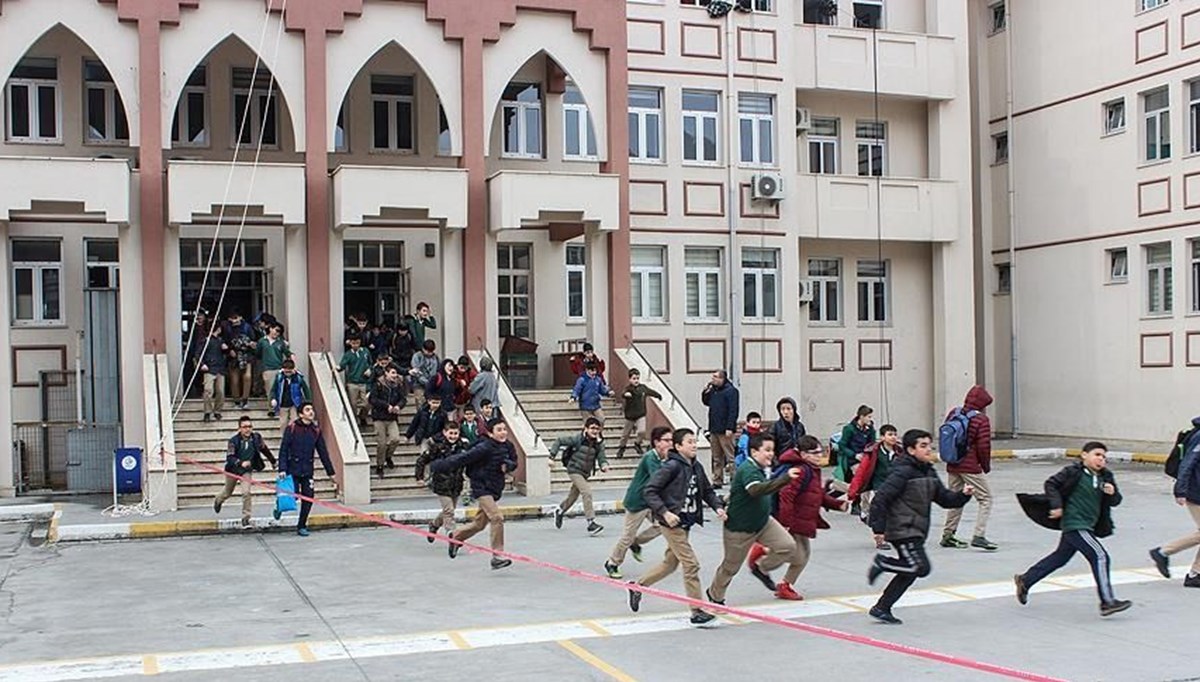 Deprem bölgesinde okullar ne zaman açılacak? MEB 4 il için tarihi açıkladı