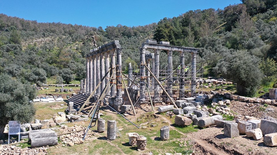 Muğla Euromos Antik Kenti'ndeki Zeus Lepsynos Tapınağı'nda restorasyon - 1