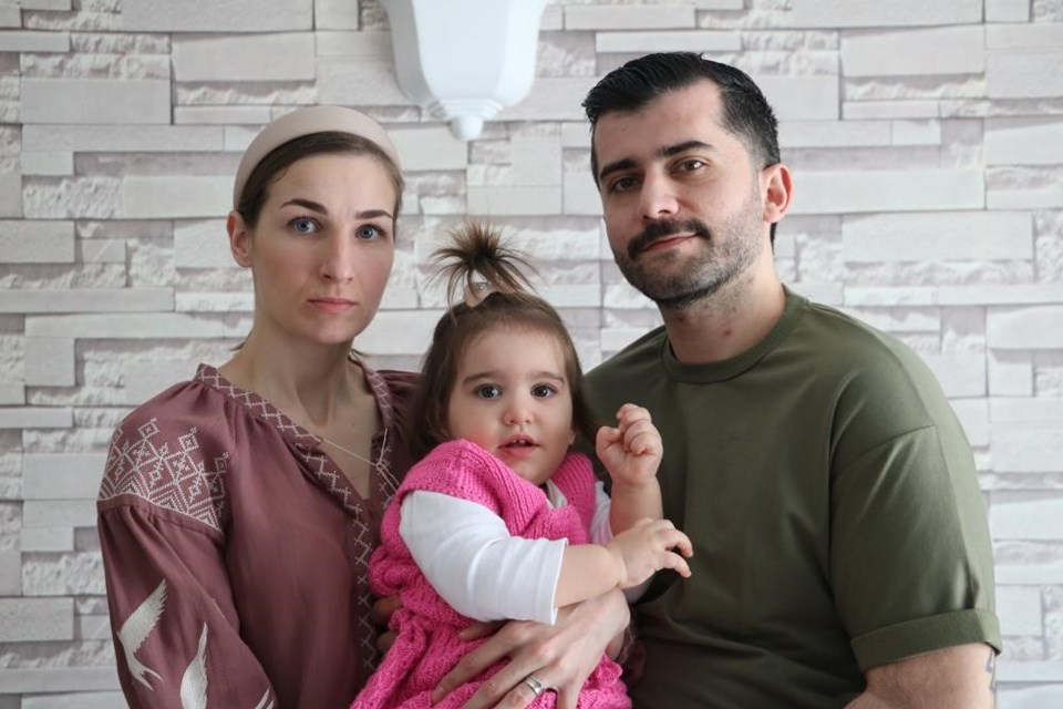 Savaşın ortasında kalan Ukraynalı Snizhana Bora ailesine kavuştu.