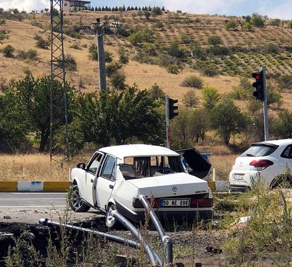 Nevşehir'de kamyon ile otomobil çarpıştı: 2 ölü, 3 yaralı - 1