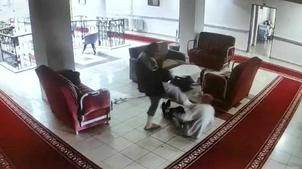 Huzurevinde ölümle biten bastonlu kavga: 78 yaşındaki adama
7,5 yıl hapis cezası - 2