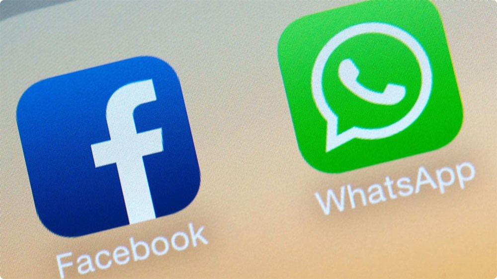 Как переводится whatsapp. Фейсбук ватсап. Фейсбук ватсап. Whatsapp. Facebook twitter whatsapp.