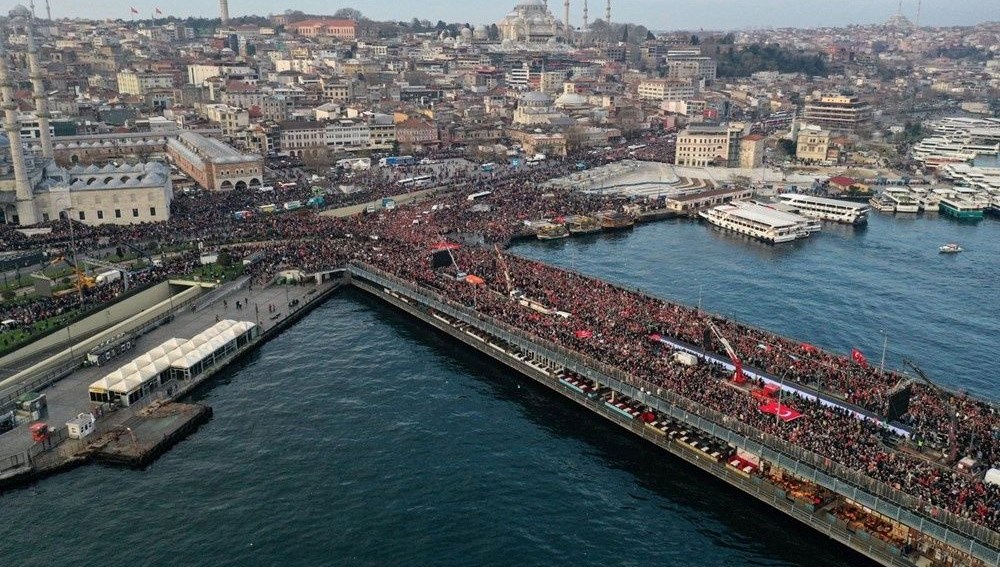 Galata Köprüsü'nde Gazze yürüyüşü