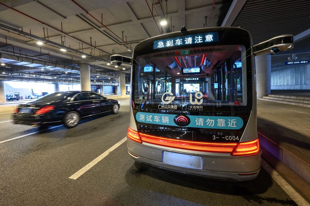 Çin'de sürücüsüz otobüsler test sürüşüne başladı - 2