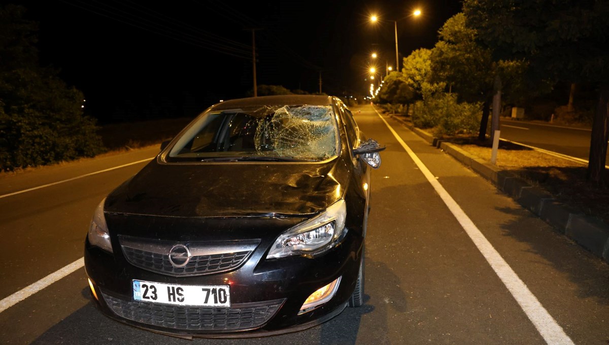 Elazığ'da otomobilin çarptığı kadın kurtarılamadı