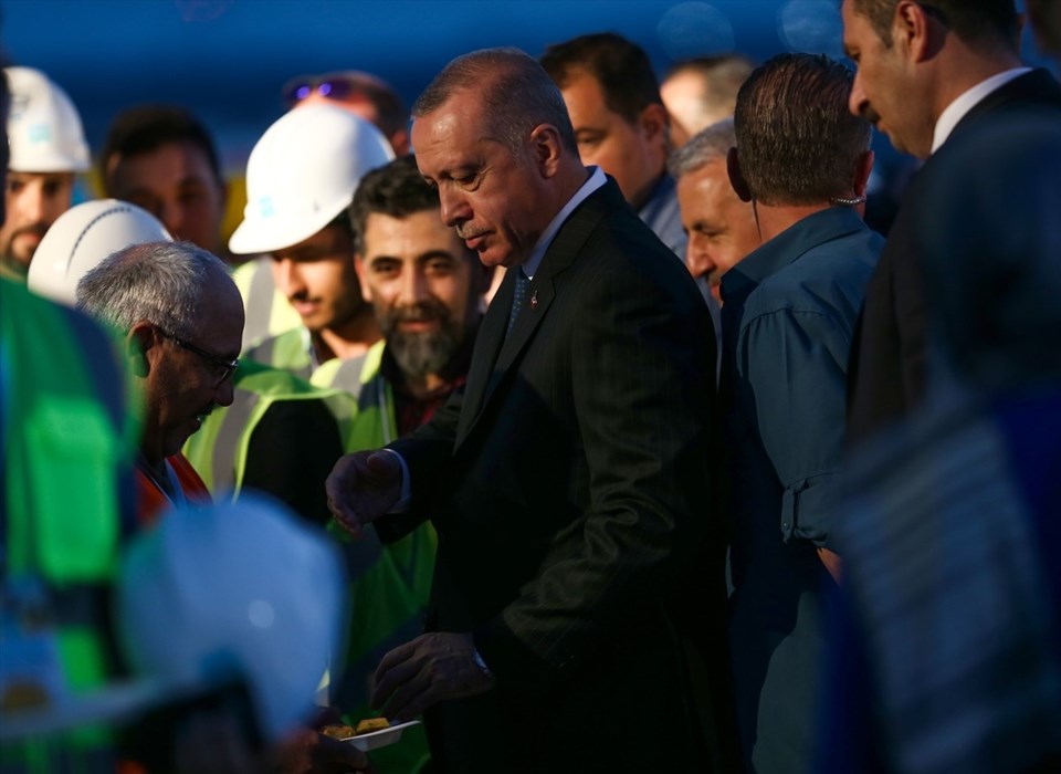 Cumhurbaşkanı Erdoğan'ı taşıyan uçak 3. havalimanına indi - 3
