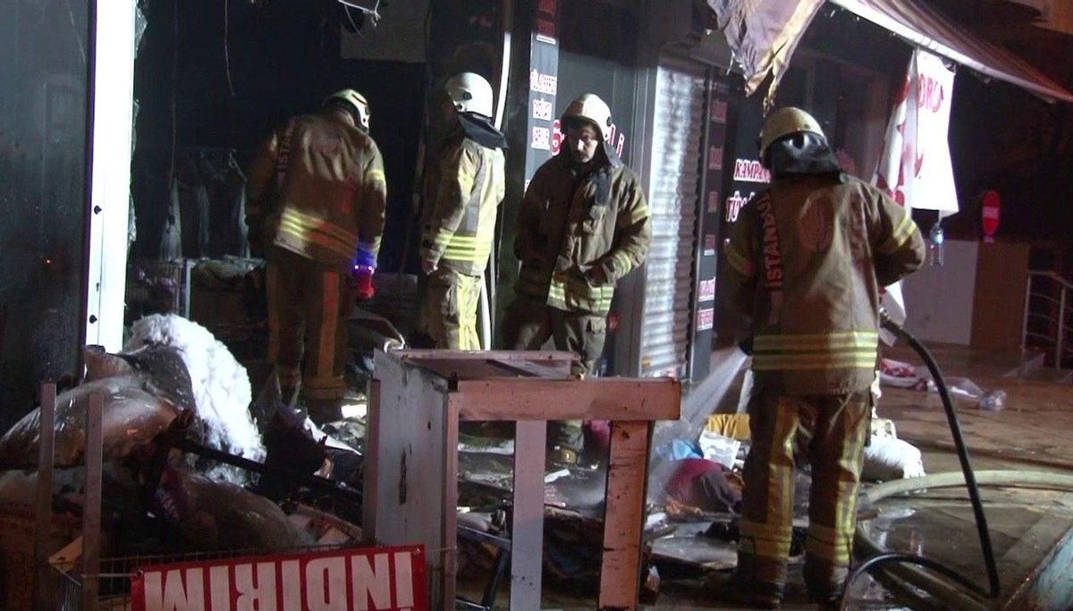 Pendik'te iş yerinde çıkan yangın kontrol altında Pendik'te iş yerinde çıkan yangın kontrol altında