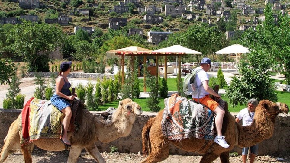 Kayaköy'de deve sırtında 'hayalet köy' turu - 1