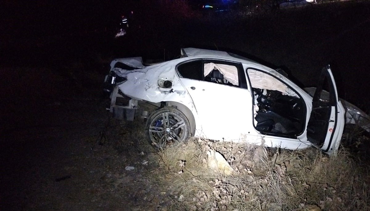 Nevşehir'de otomobil takla attı: 1 ölü, 3 yaralı Nevşehir'de otomobil takla attı: 1 ölü, 3 yaralı