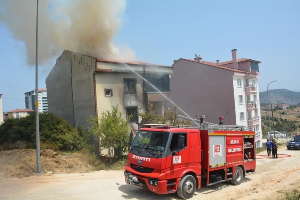 3 katlı binada yangın (1’i bebek 3 kişi son anda kurtarıldı) - 4