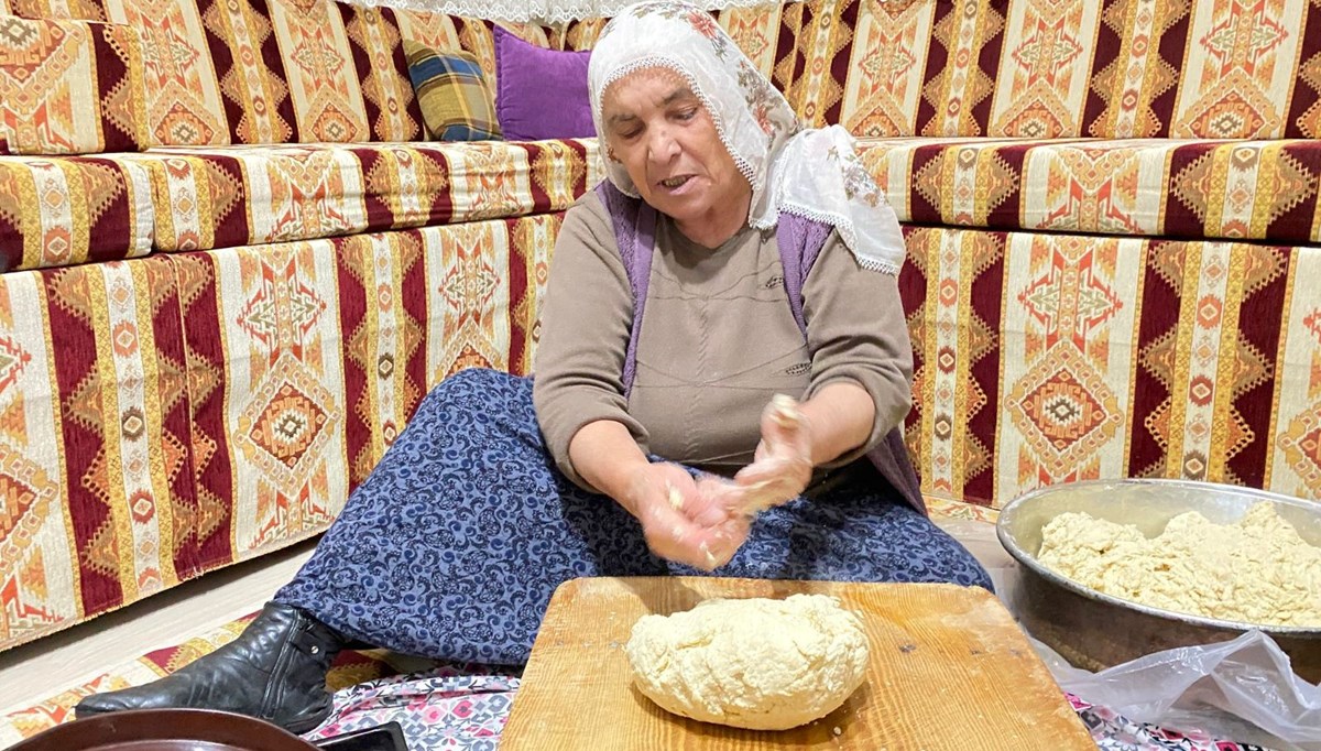 Damaklarda geleneksel iz bırakıyor: 5 malzemeyle hazırlanan lezzet sofraları süslüyor