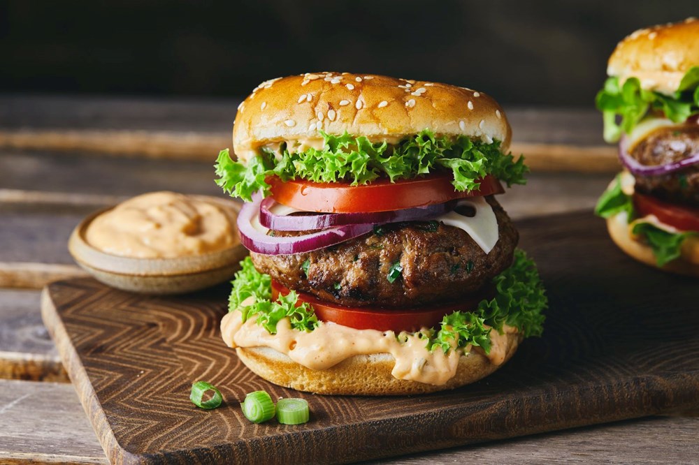 Salgında bir kişi öldü, ürün menülerden çıkarıldı! Dünyaca ünlü fast-food zincirlerinde E. Coli alarmı - 2