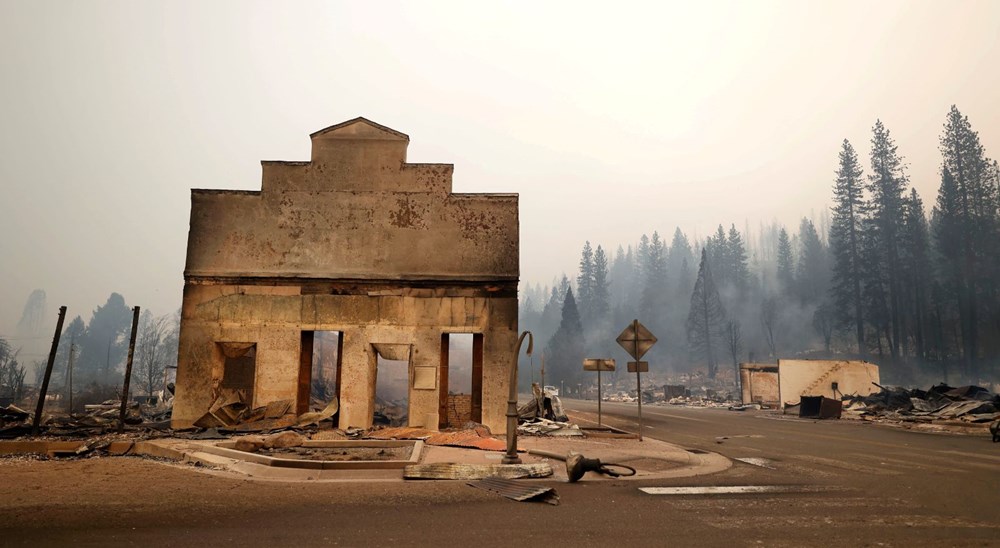ABD'nin California eyaletindeki yangında bir kasaba yok oldu - 8