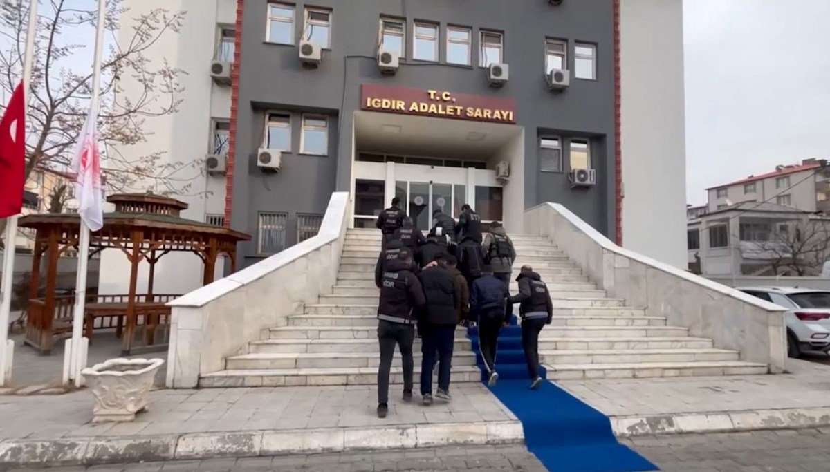 Iğdır'da uyuşturucu ticareti operasyonu: 8 kişi tutuklandı Iğdır'da uyuşturucu ticareti operasyonu: 8 kişi tutuklandı