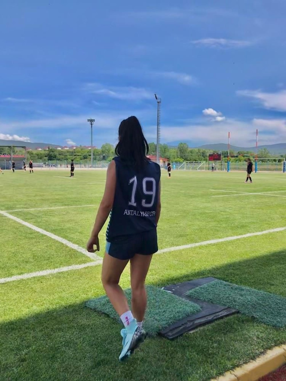 Genç Nilsu, TikTok’taki “ölüm çelmesi” akımının kurbanı oldu | 1 yıldır hazırlandığı maçı kaçıracak - 2