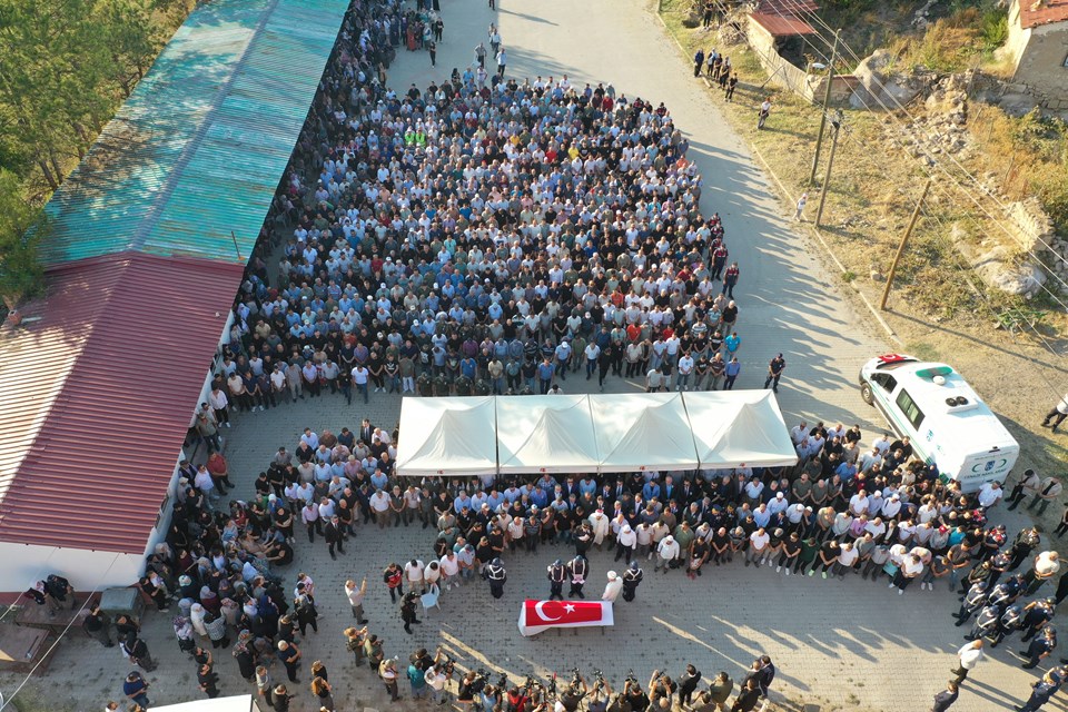 Eskişehir'deki yangında şehit düşen şehitler sonsuzluğa uğurlanıyor - 3