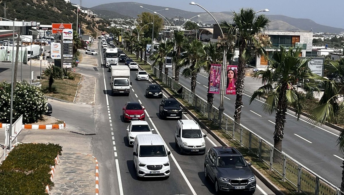 Bayram tatili başlamadan Bodrum'a son 24 saatte 20 bin giriş girdi