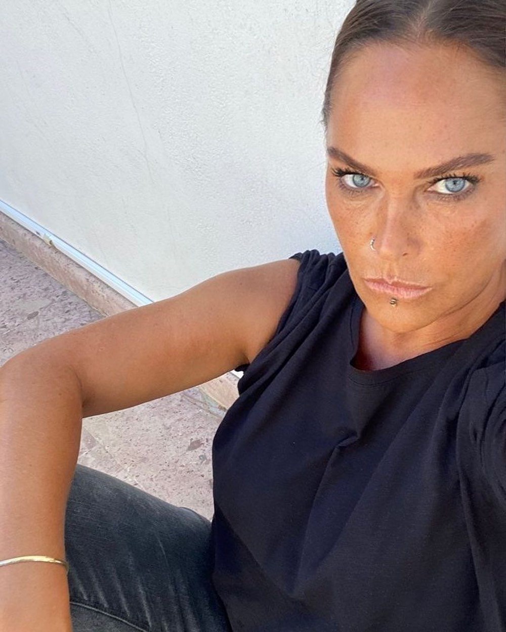 Hülya Avşar'dan Nostalji Rüzgarı: Benim Gözümden Geçmişe Bir Bakış 72 LnEf FTTN0aXtmzV Y RA