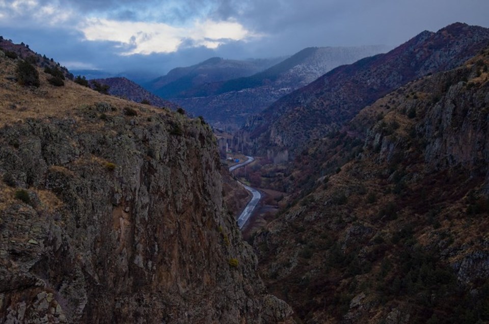 Erzurum'daki Karanlıkdere Kanyonu doğal güzelliğiyle dağcıların rotasında - 2