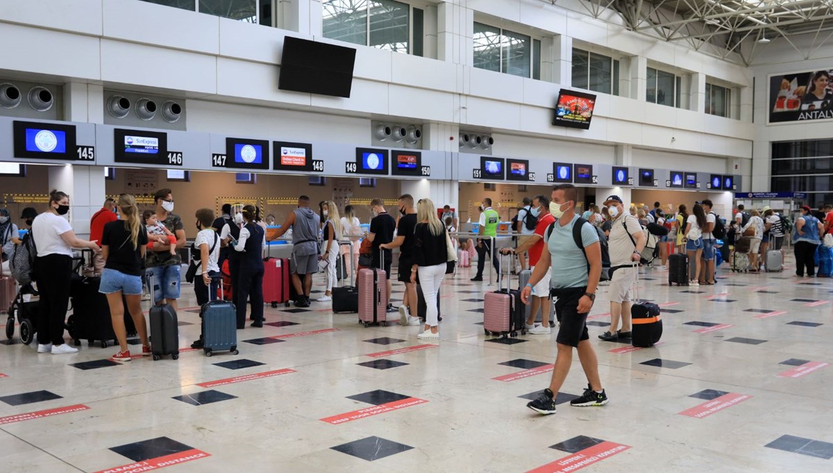 Antalya'ya gelen turist sayısı 1 milyonu geçti